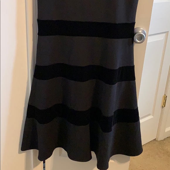 Vince Camuto Formal Dress - Picture 3 of 6